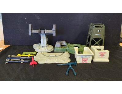 Antiques, Vintage & Interior Treasures  (A1005) - Lot 739