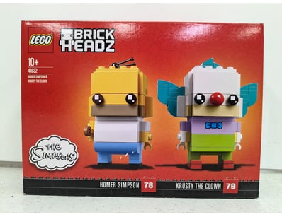 **UNRESERVED** LEGO BrickHeadz Set 41632 featuring...