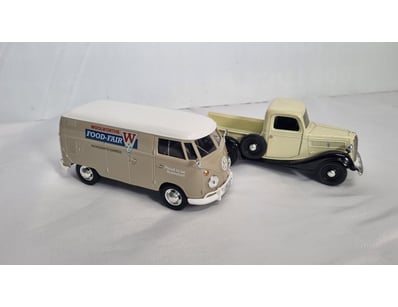VINTAGE DIE-CAST MODEL VEHICLE COLLECTION - WOOLWO...