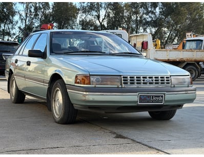 <b>1989 Ford Fairlane NC II Sedan - Green - 89,787...