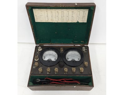Vintage Ferranti Electrical Test Meter

Item Siz...