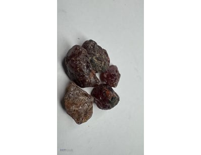 RAW GARNET 64.39CTS


665336+54

