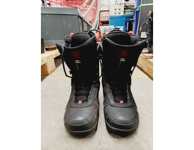 Head Next Edge men's ski boots.
Size: US 8.5

