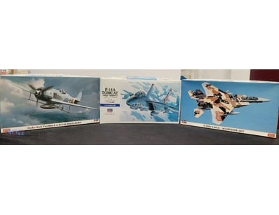 HASEGAWA AIRCRAFT MODEL KIT COLLECTION - THREE VIN...