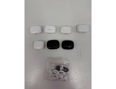 Lot assorted brands wireless earbuds 
For parts&re...