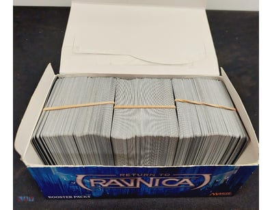 BULK LOT HOLDS A LARGE COLLECTION OF MAGIC: THE GA...