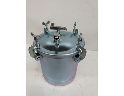 Pressure  tank spray system model SS-1180, 2-1/4 g...