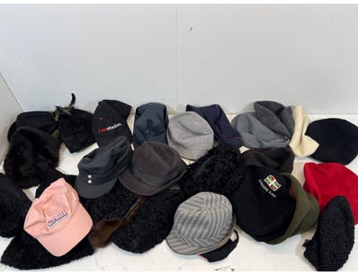 Entire Vintage Clothing Store Liquidation (ON11... - Lot 436