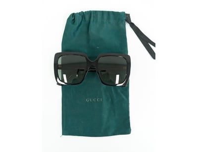 Gucci GG0418S sunglasses in classic black acetate ...