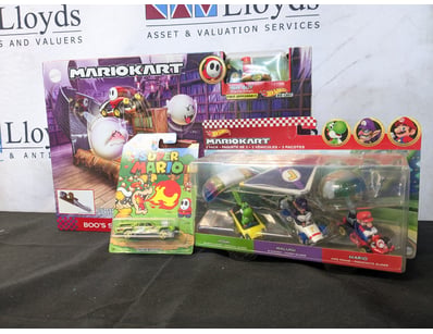 MARIO KART HOT WHEELS COLLECTION - TRACK SET AND D...