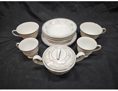 Antiques, Vintage & Interior Treasures (A1005) - Lot 617