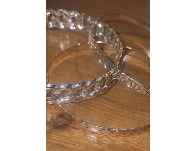 146 TCW PLATED BANGLES        

 0

583070+41