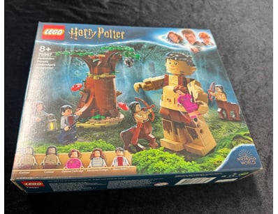 **UNRESERVED** LIFETIME COLLECTION OF LEGO PART... - Lot 573