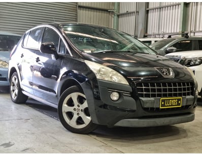 <b>2013 Peugeot 3008 T8 Active - Black - 155,574km...