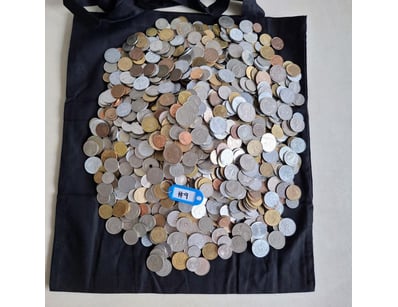 Banknotes & Coins (A985) - Lot 4008