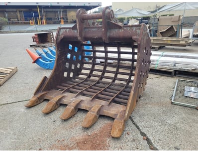 MOSTLY UNRESERVED Machinery & Attachments (ON4400) - Lot 10