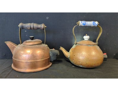 PAIR OF VINTAGE STYLE COPPER KETTLES

Item Size:...