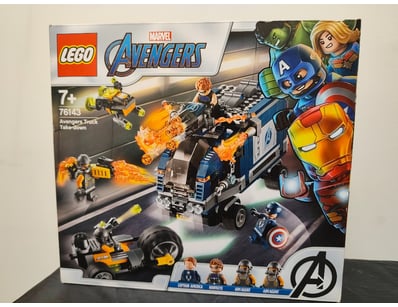 **UNRESERVED** LIFETIME COLLECTION OF LEGO PART... - Lot 635