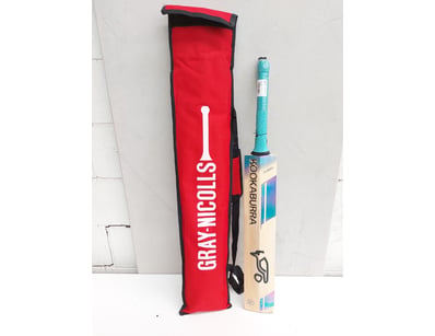 BRAND NEW

Kookaburra cricket bat bundle compris...
