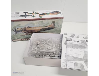 TAMIYA 1/48 SCALE DOUGLAS A-1J SKYRAIDER U.S. AIR ...