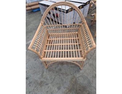 Bamboo style frame

DIMENSIONS: 91cm x 86cm x 85...