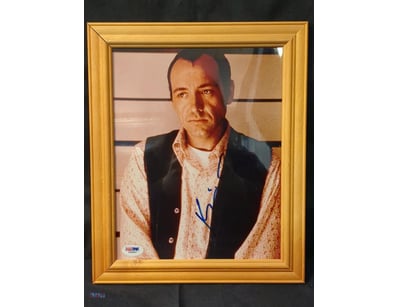 AUTOGRAPHED PHOTOGRAPH OF KEVIN SPACEY.

Item Size...