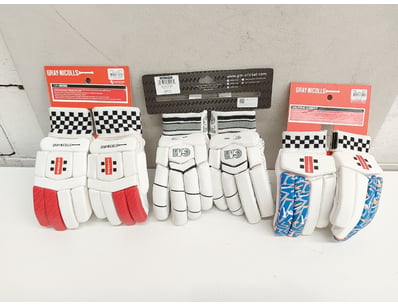 BRAND NEW

Assorted pairs of cricket batting glo...