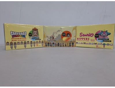 Desk monitor mini figure sets

SOLD AS LOT

