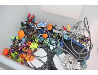 The Curio Collection (A1000) - Lot 2795