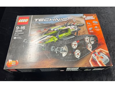 **UNRESERVED** LIFETIME COLLECTION OF LEGO PART... - Lot 640