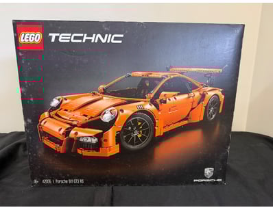 **UNRESERVED** LIFETIME COLLECTION OF LEGO PART... - Lot 639