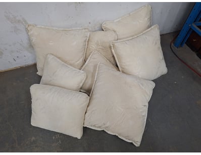 House & Homewares (A985) - Lot 2105