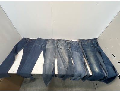 Entire Vintage Clothing Store Liquidation (ON11... - Lot 151