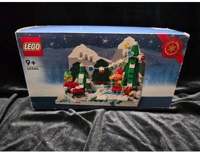 LEGO CLASSIC WINTER HOLIDAY CABIN SET #40564 - LIM...