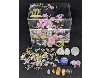 Thrift Shop (A977) - Lot 3205