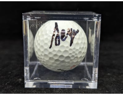 SIGNED GOLF BALL

Golf Ball In Plastic Display C...