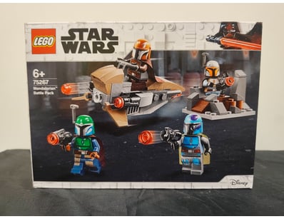 **UNRESERVED** LIFETIME COLLECTION OF LEGO PART... - Lot 258