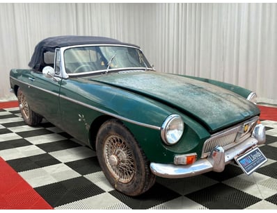 <b>1965 MG B Roadster - British Racing Green - Pro...