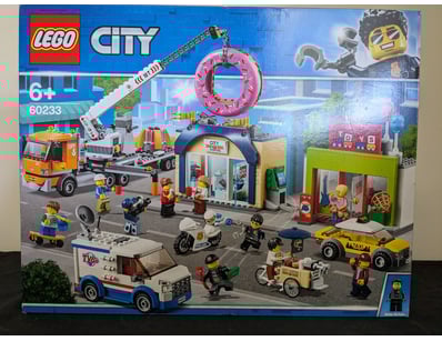 **UNRESERVED** LIFETIME COLLECTION OF LEGO PART... - Lot 669