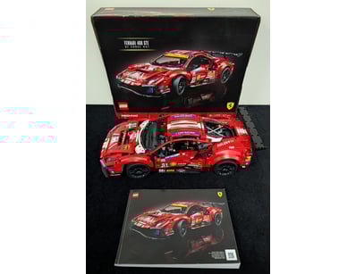 **UNRESERVED** LIFETIME COLLECTION OF LEGO PART... - Lot 107