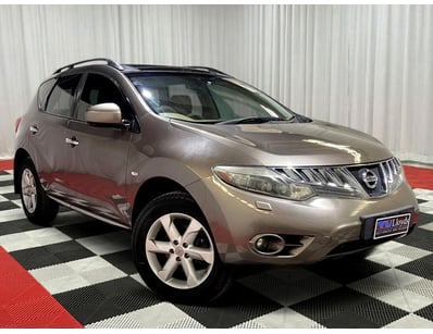 <b>2010 Nissan Murano Ti - Grey - 179,792km - 3.5L...