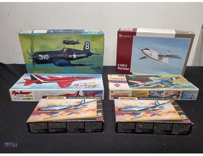 VINTAGE AIRCRAFT MODEL KIT COLLECTION - 8 BOXED PL...