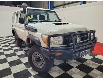 Passenger, Luxury & Commercial Vehicles Auction - Lot 400