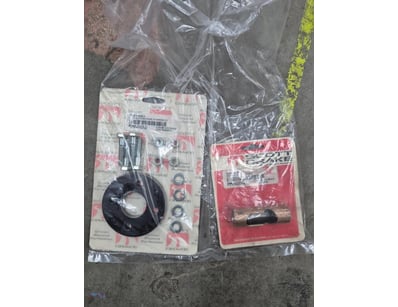 <p><strong>Steering Kit and Valve Socket</strong><...