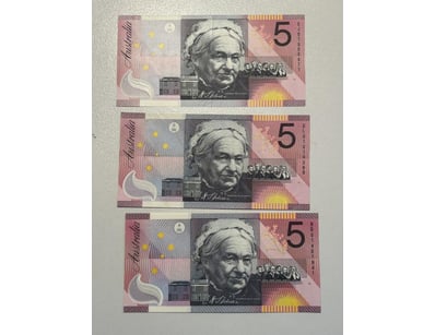 UNRESERVED Banknotes & Coins (A999) - Lot 693