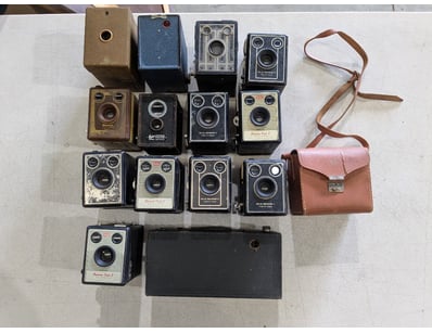 VINTAGE BOX CAMERA COLLECTION - FIFTEEN CAMERAS IN...