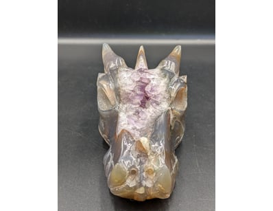 968 GRAMS AGATE AMETHYST DRAGON HEAD

Condition:...