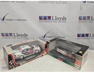 SET OF TWO CLASSIC CARLECTABLES DIECAST VEHICLES F...