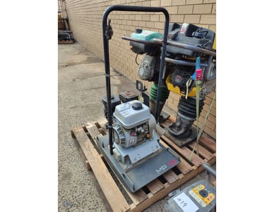 Wacker Neuson MP70 petrol vibratory compactor plat...