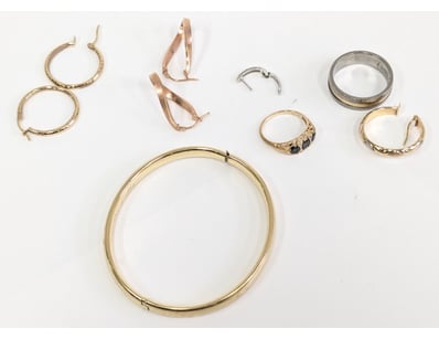 GROUP LOT 9KT GOLD / SOME SCRAL

